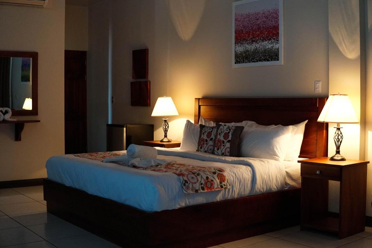 Hotel Puerta Del Cielo Quepos Zewnętrze zdjęcie