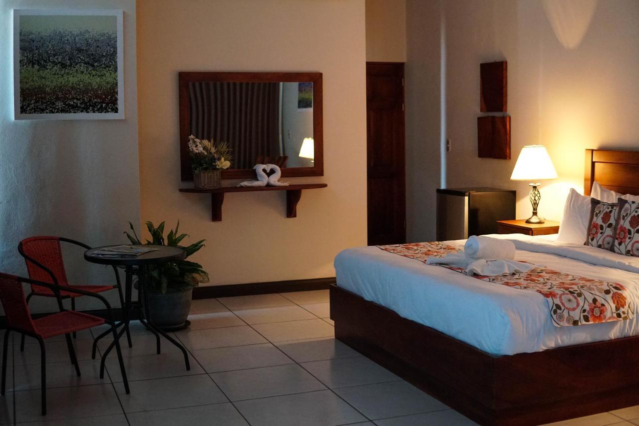 Hotel Puerta Del Cielo Quepos Zewnętrze zdjęcie